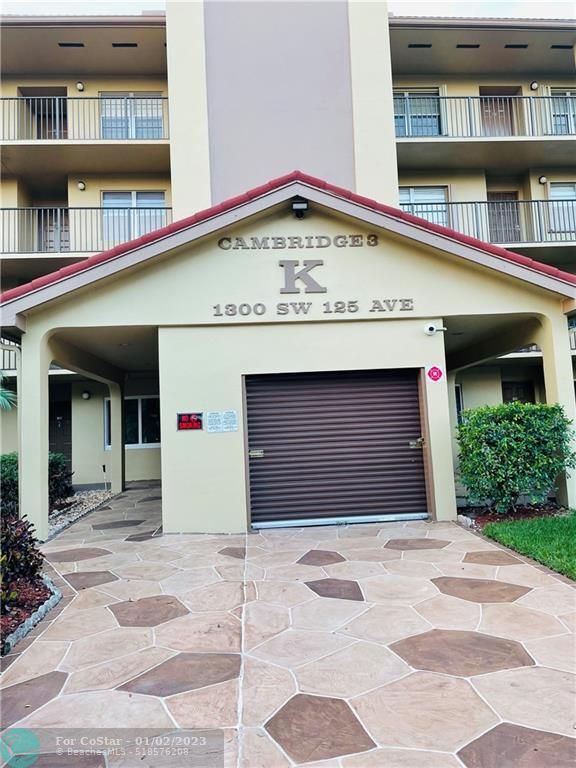 Building Photo - 1300 SW 125th Ave