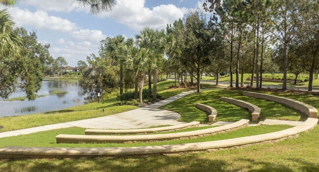 Building Photo - Spacious 4-Bed, 4-Bath Haven in Winter Garden – 3,388 Sq. Ft. of Comfort on Green Mountain Way