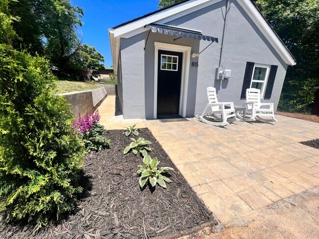 Building Photo - Christiansburg, 2 BR / 1 BA, Available for...