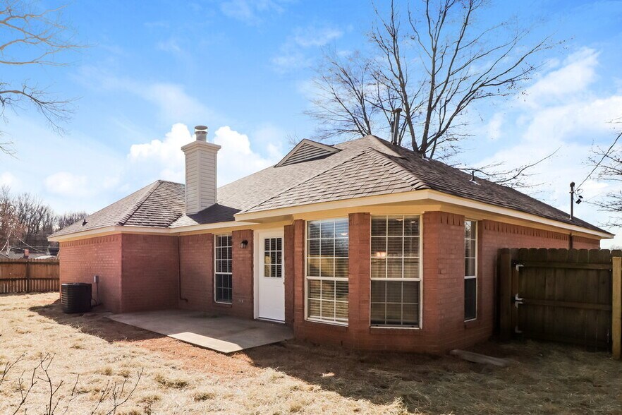 Building Photo - 3920 Pecan Trace Cove