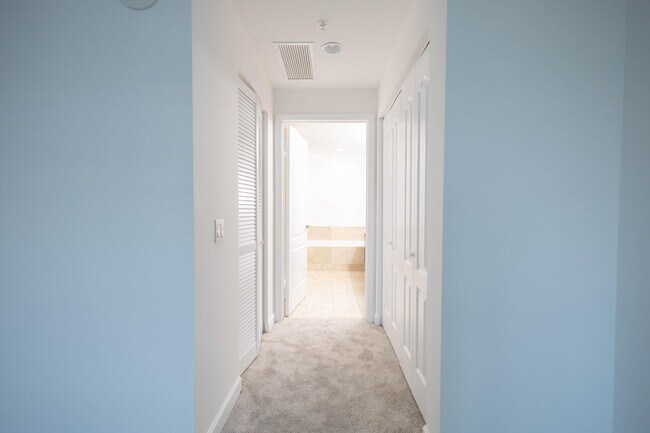 Building Photo - 410 Evernia St
