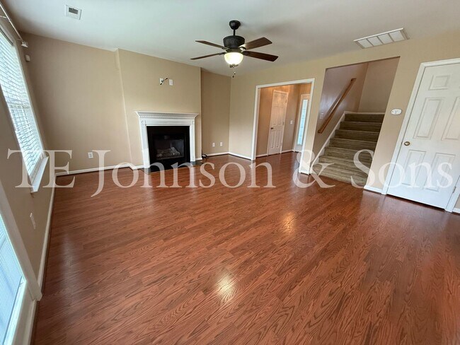 Building Photo - Charming 3-Bedroom Home with Modern Comfor...