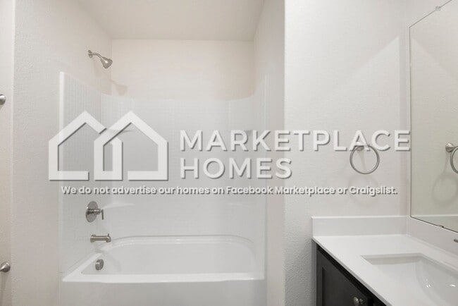 Building Photo - 11012 Gray Mare Dr