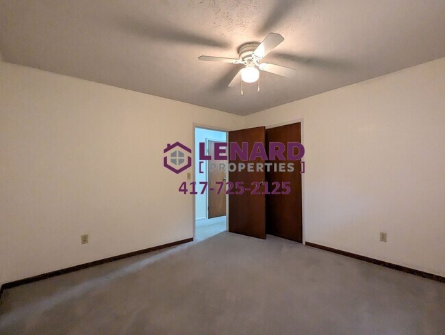 Building Photo - Spacious 3 Bedroom Home!