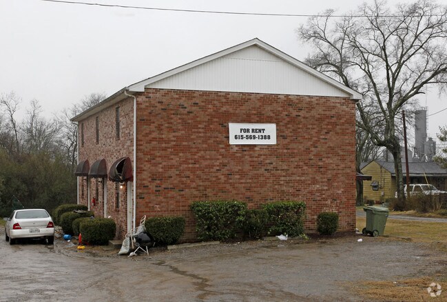 Building Photo - 900 Carthage Hwy