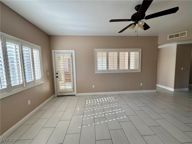 Building Photo - 1050 E Cactus Ave