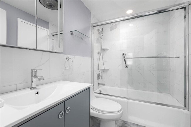 Building Photo - Rochelle