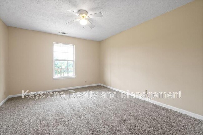 Building Photo - 2080 Carneal Ln