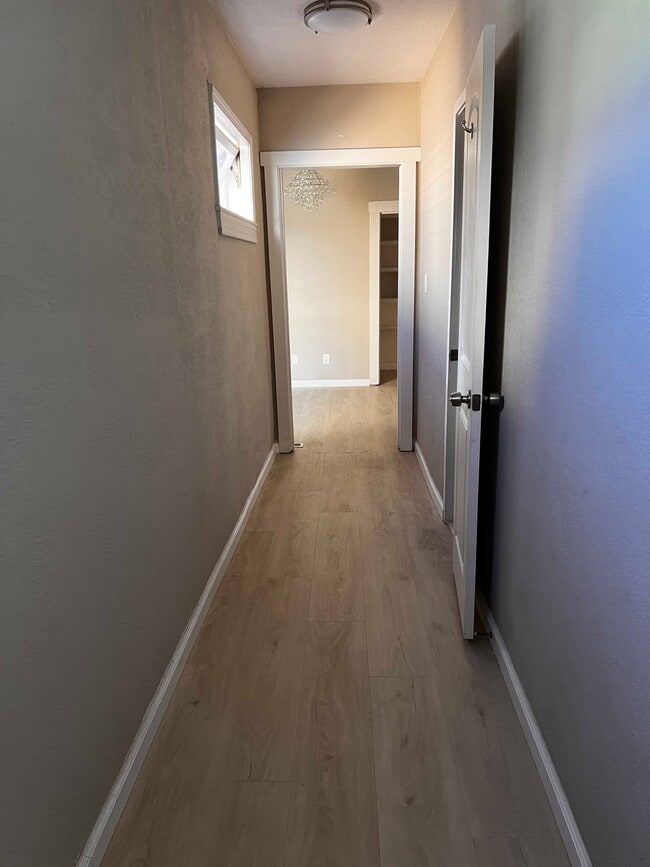 Building Photo - 1354 Palou Ave