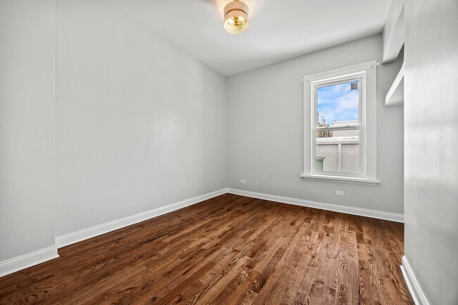 Building Photo - 3214 W Division St