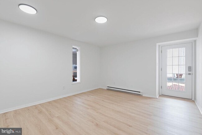 Building Photo - 207 S Patrick St