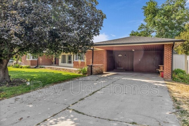 Building Photo - 309 E 200 S