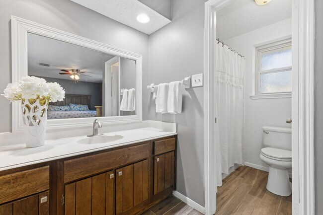 Building Photo - 17522 Huntersglen Cir