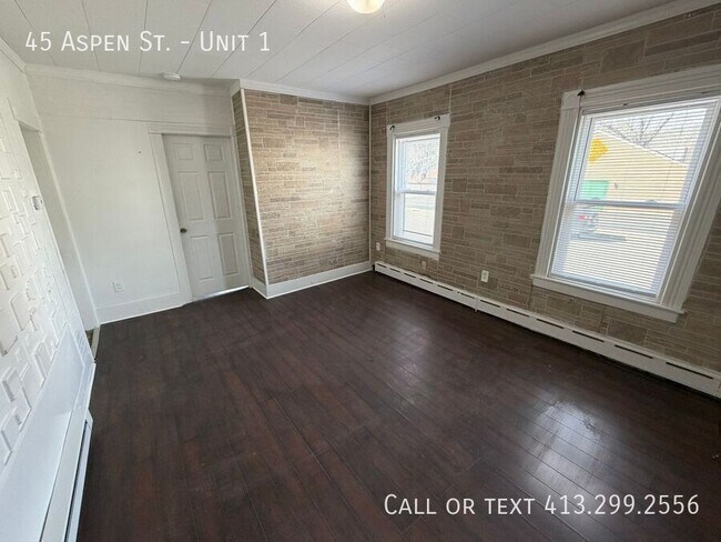 Building Photo - 45 Aspen St