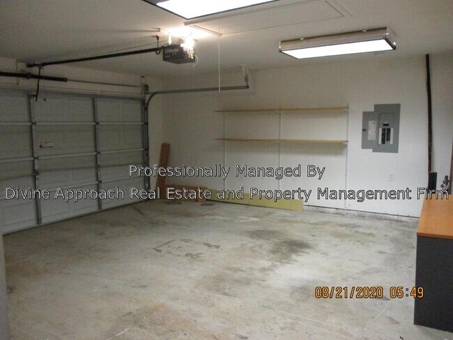 Building Photo - 5629 Kemberton Way