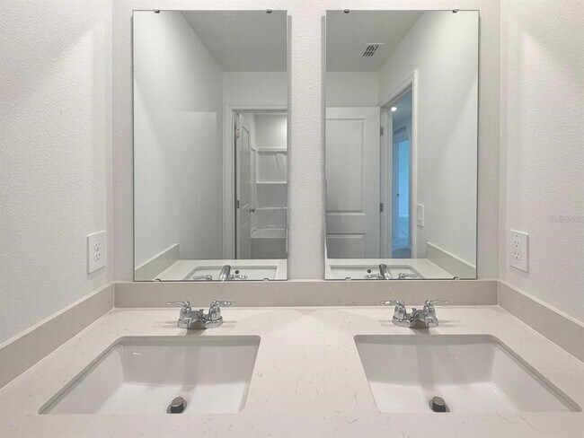 Building Photo - 1517 Loxley Trl