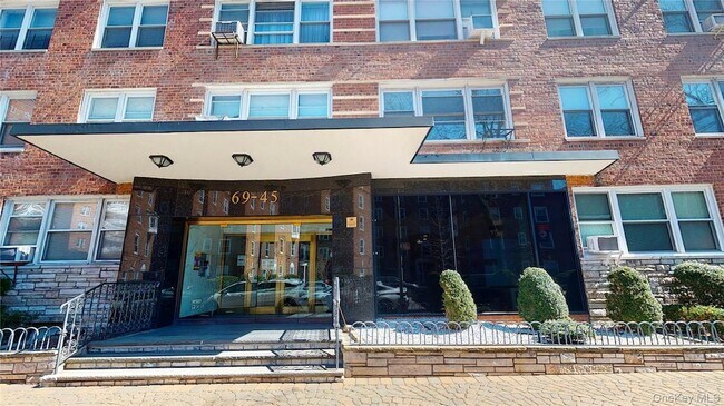 Building Photo - 69-45 108th St