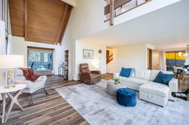 Building Photo - 5504 NE 190th St