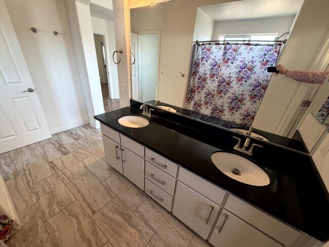 Building Photo - 1537 Oyster Bay Ct