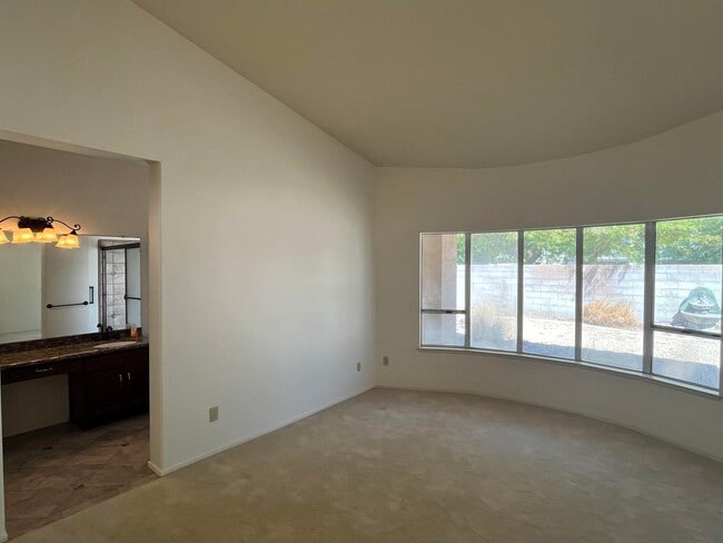 Building Photo - 40180 Eastwood Ln