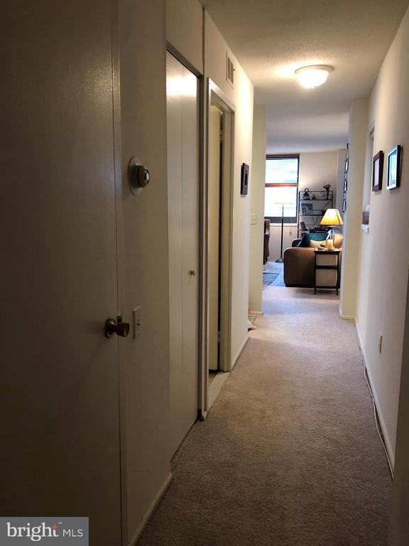 Building Photo - 1420 Locust St