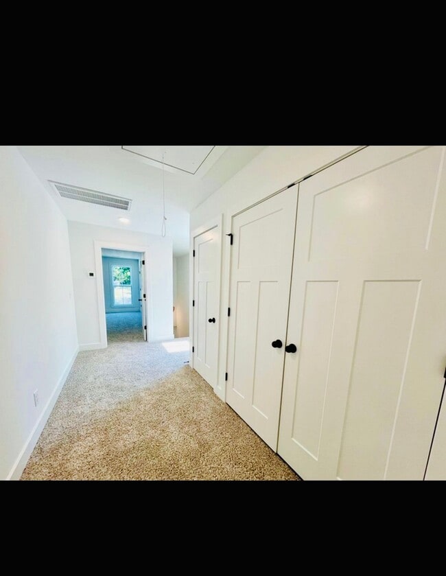 Building Photo - 218 High St