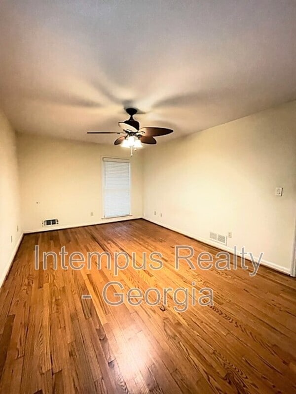 Building Photo - 3474 Sunderland Cir NE