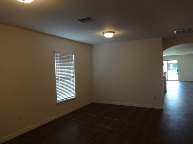 Building Photo - 631 Chatham Walk Dr