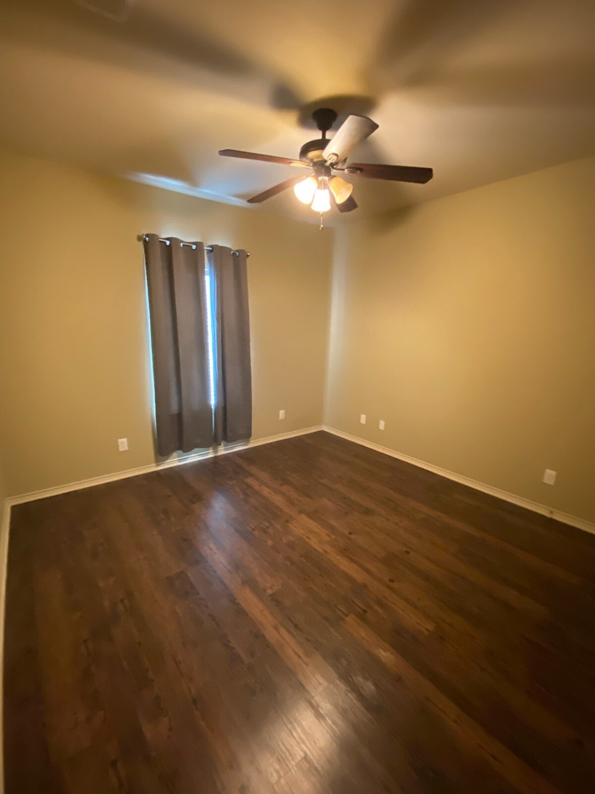 Building Photo - 4224 Castlegate Dr