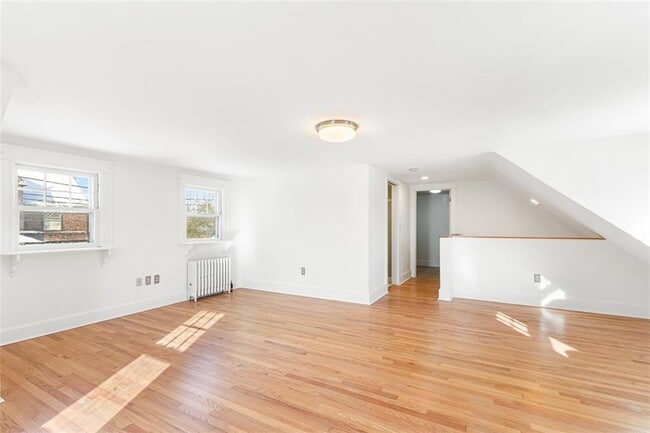 Building Photo - 31 Washington St