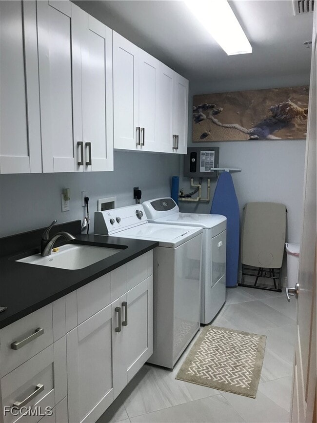 Building Photo - 11021 Gulf Reflections Drive