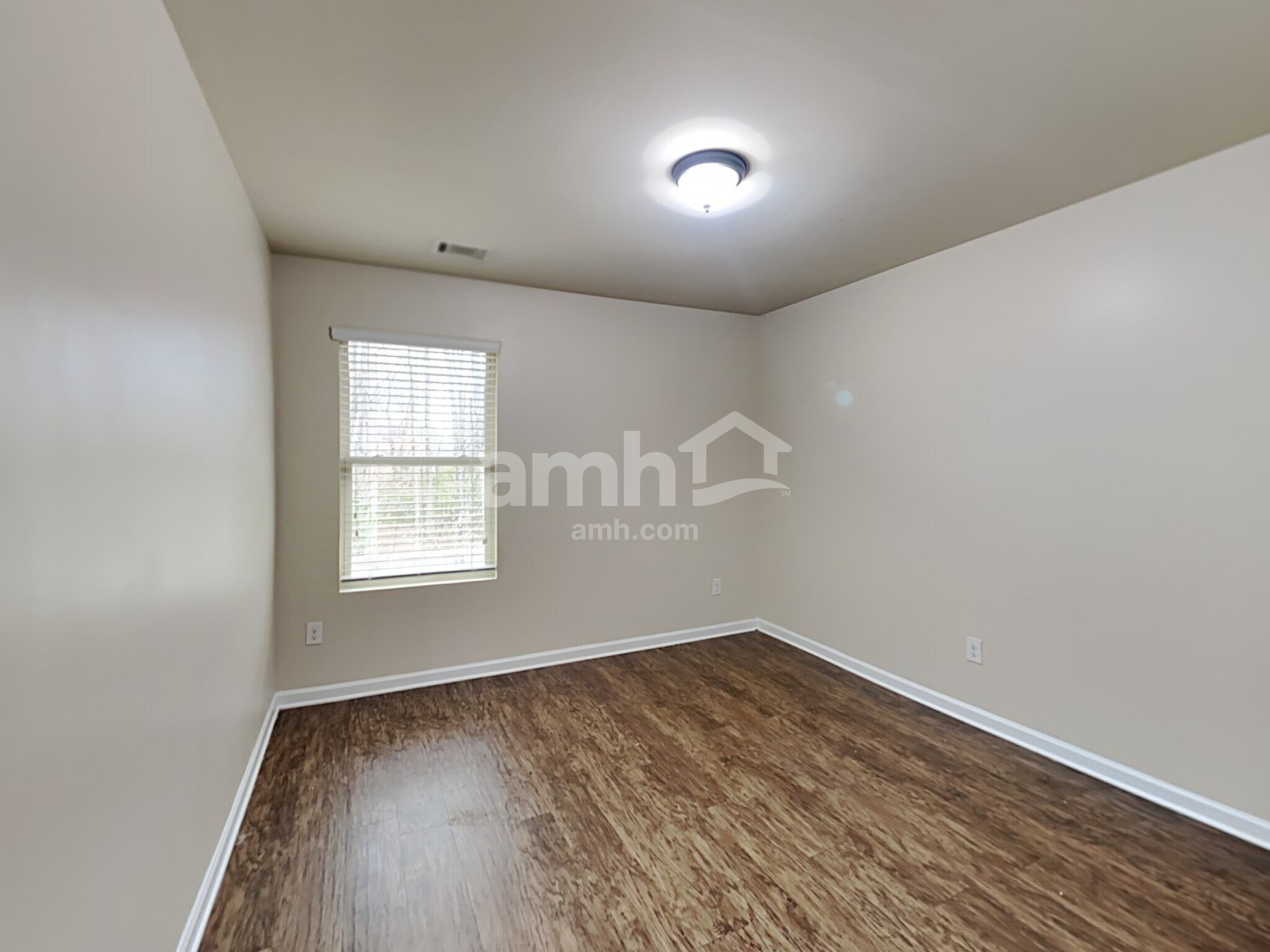 Building Photo - 3525 Mica Cir SE