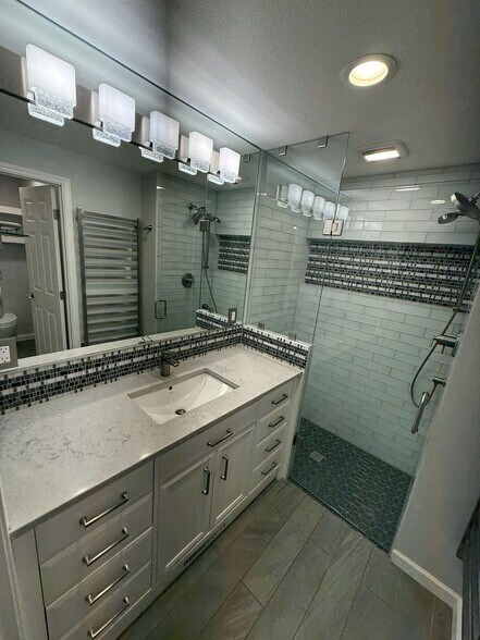 Building Photo - 8412 SW 30th Ave