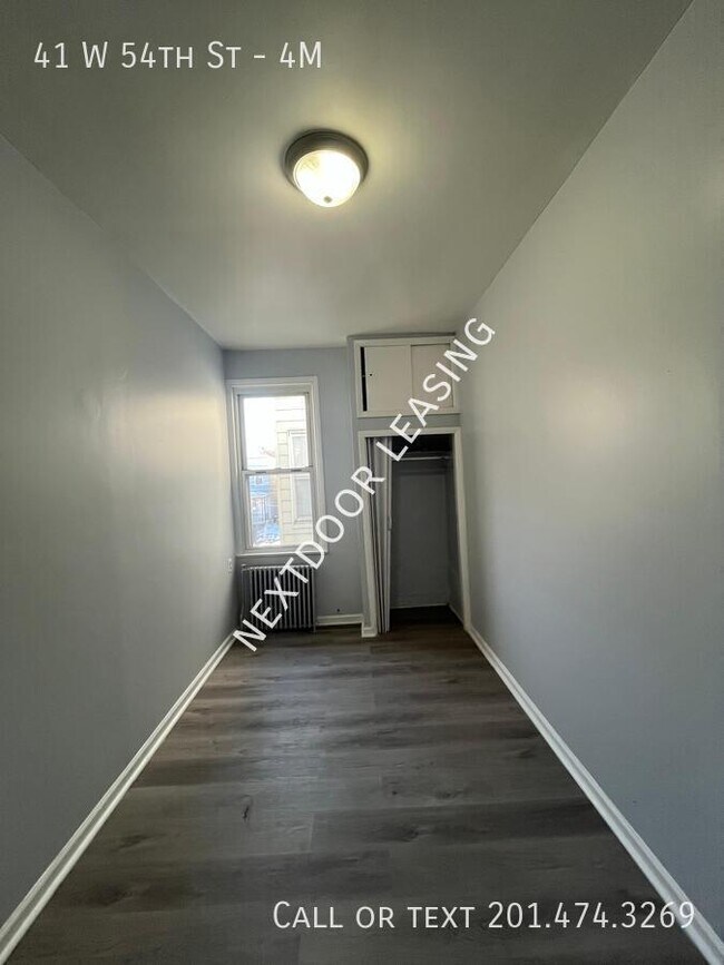 Building Photo - 41 W 54th St