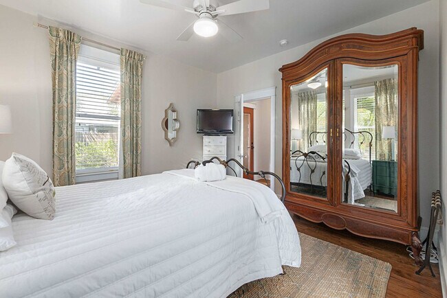 Building Photo - 146 Blanco St