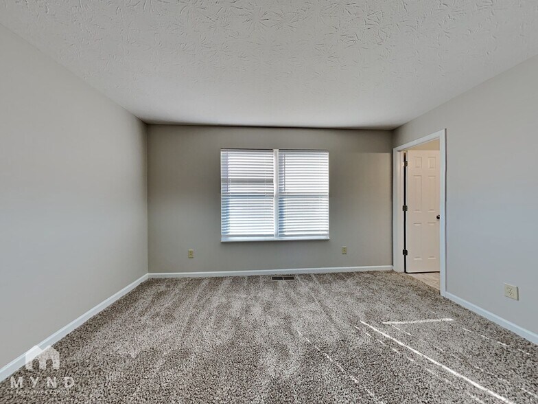 Building Photo - 2352 Rosewood Dr