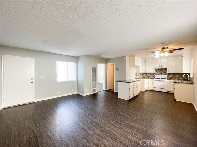 Building Photo - 13535 Yukon Ave