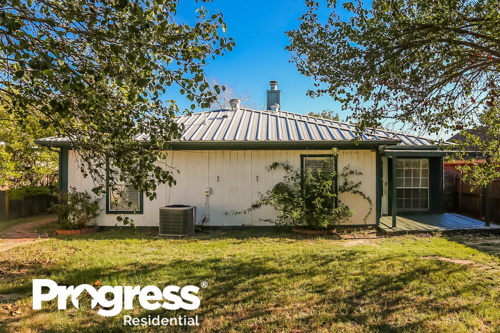 Building Photo - 10241 Maria Dr