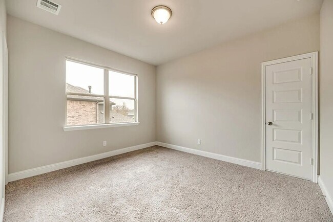 Building Photo - 412 Winding Creek Ln