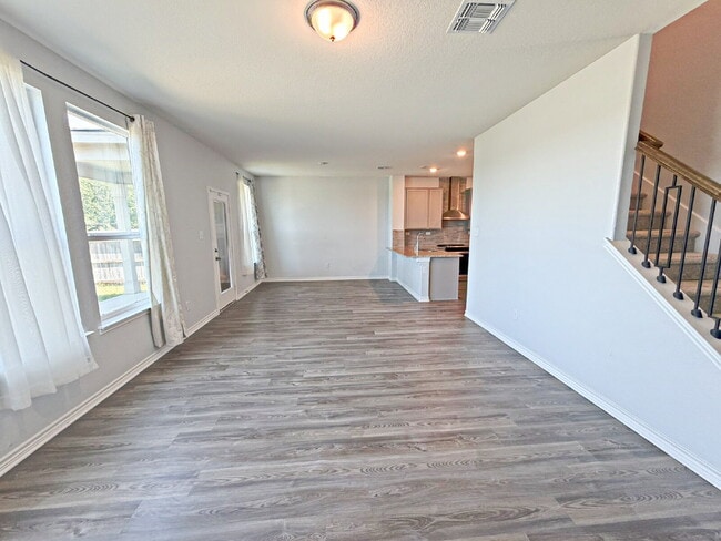 Building Photo - 2427 Bart Cv