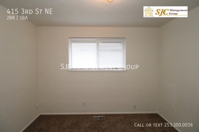 Building Photo - 415 3rd St NE