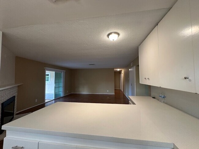 Building Photo - Stunning 5 bedroom tree lined cul-de-sac street in West Hills