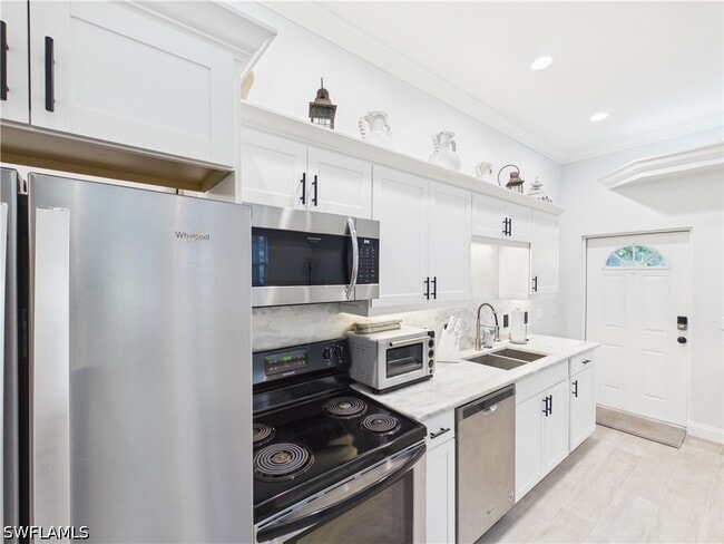 Building Photo - 6072 Polly Ave