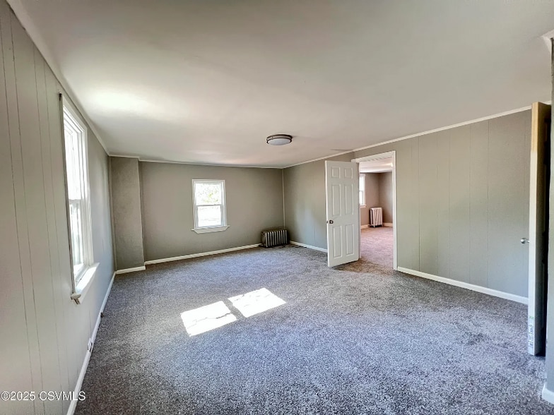 Building Photo - 237 Cherry St