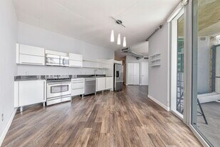 Building Photo - 690 SW 1st Ct