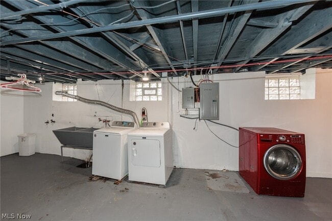 Building Photo - 1794 W 54th St