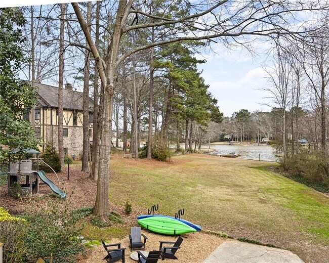 Building Photo - 2270 Emerald Dr