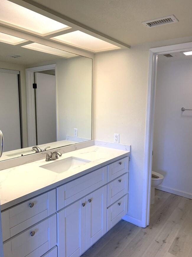 Building Photo - COZY 2BD/2BA CONDO AVAILABLE IN SAN DIEGO