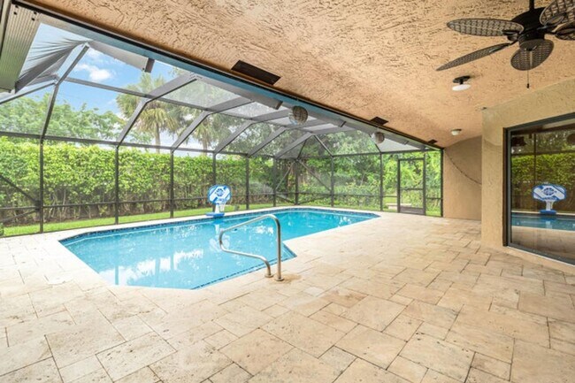 Building Photo - 21920 Holly Tree Way
