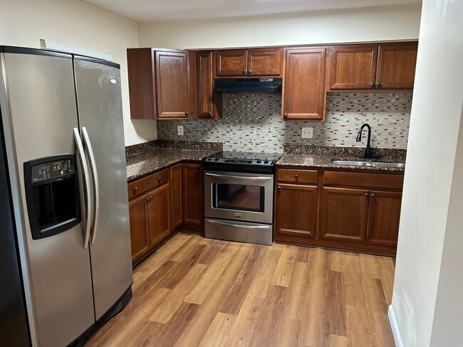 Building Photo - 2902 Oleander Blvd
